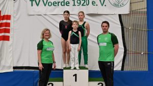 Drei Voerder durften sogar die Glückwünsche auf dem Podest mit der „1“ entgegennehmen